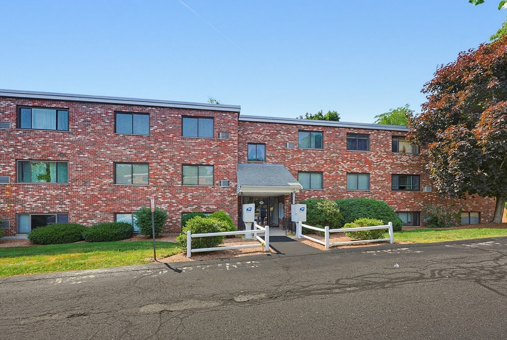 65 Milliken Ave #3, Franklin, MA, 65 Milliken Ave #3, Franklin, MA Photo #3