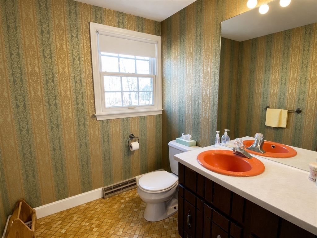 307 Glen Rd, Weston, MA Photo #9