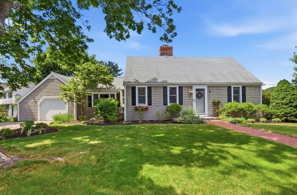 Photo 1 of 42 — 4 Everett Dr, Newburyport, MA 01950