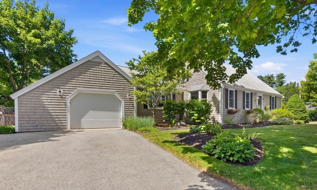 4 Everett Dr