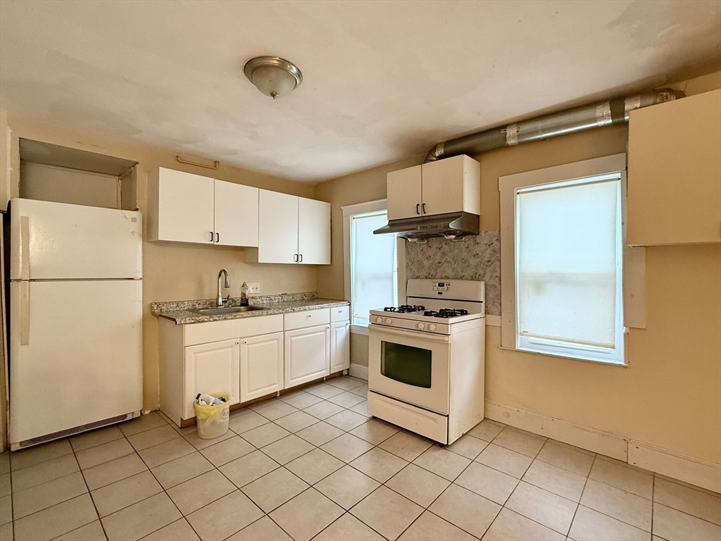 113-115 Elmwood Ave 115