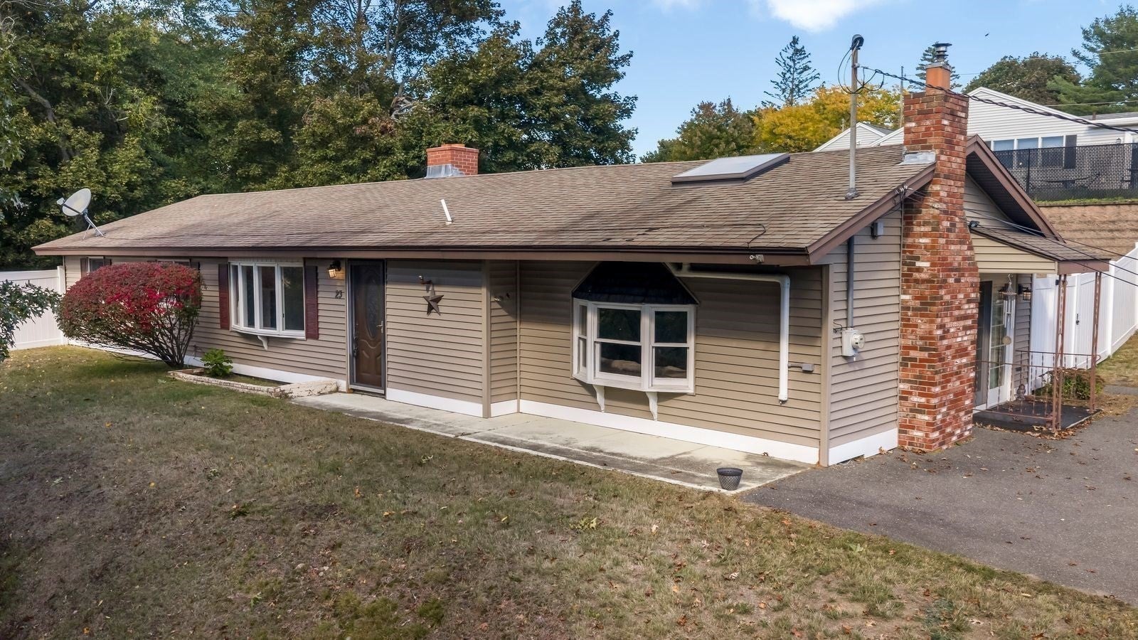 23 Russell St