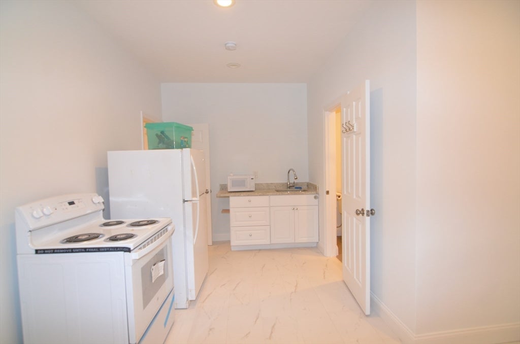 Click for 97 Rawson Rd, Quincy, MA slideshow Click for 97 Rawson Rd, Quincy, MA slideshow