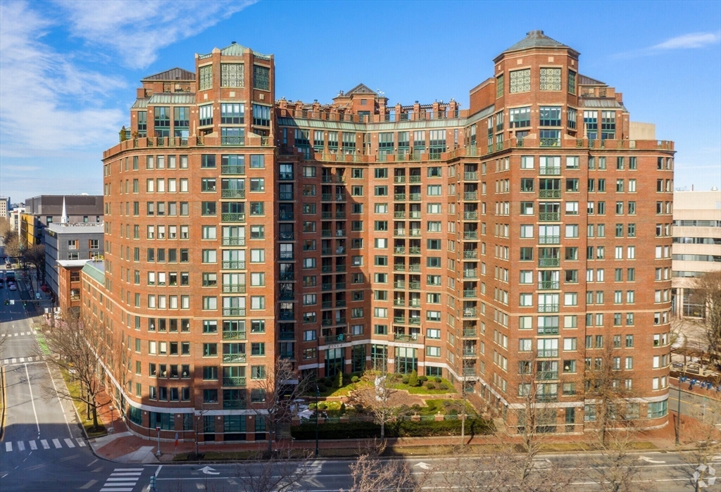 10 Rogers St 214