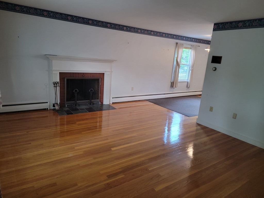 Belmont, Massachusetts 02478, United States, 1 Bedroom Bedrooms, ,1 BathroomBathrooms,Residential,Active,199506