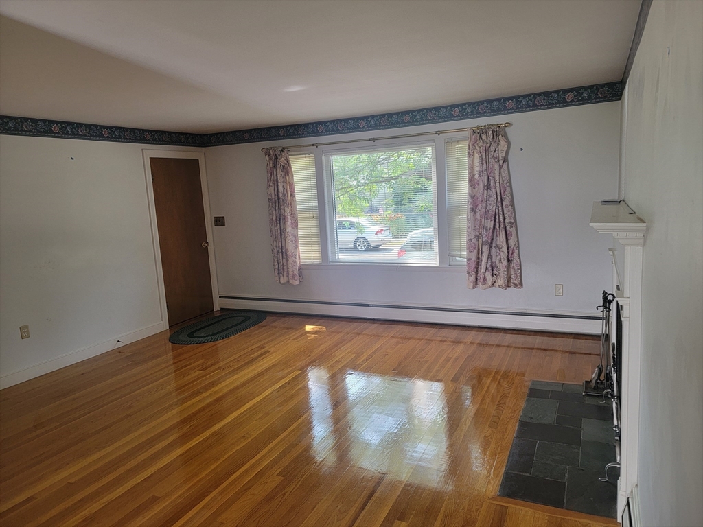 Belmont, Massachusetts 02478, United States, 1 Bedroom Bedrooms, ,1 BathroomBathrooms,Residential,Active,199506