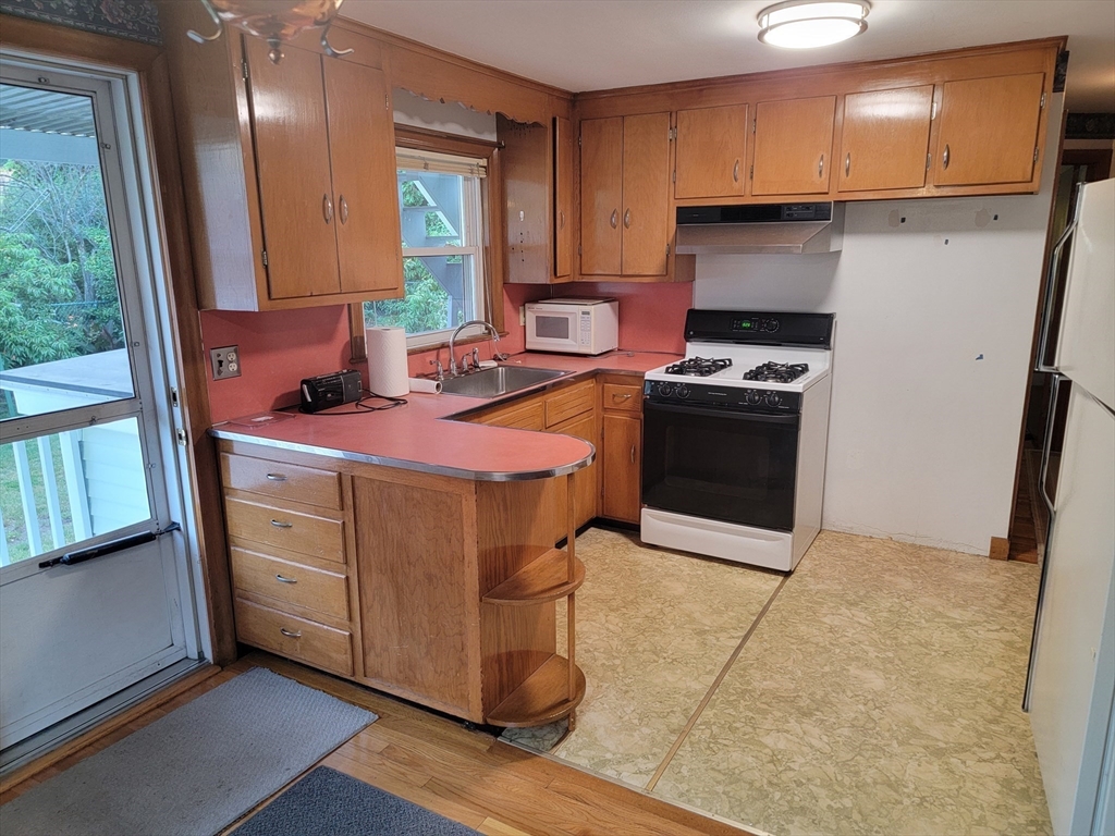 Belmont, Massachusetts 02478, United States, 1 Bedroom Bedrooms, ,1 BathroomBathrooms,Residential,Active,199506