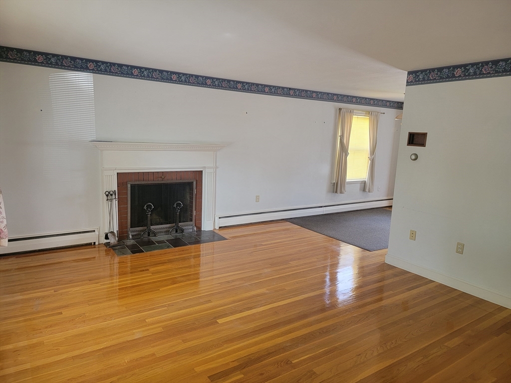 Belmont, Massachusetts 02478, United States, 1 Bedroom Bedrooms, ,1 BathroomBathrooms,Residential,Active,199506