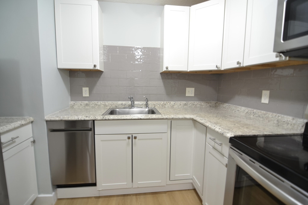 77 Nicholas Rd I