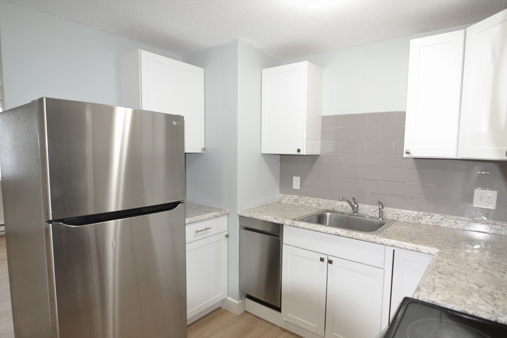 77 Nicholas Rd I