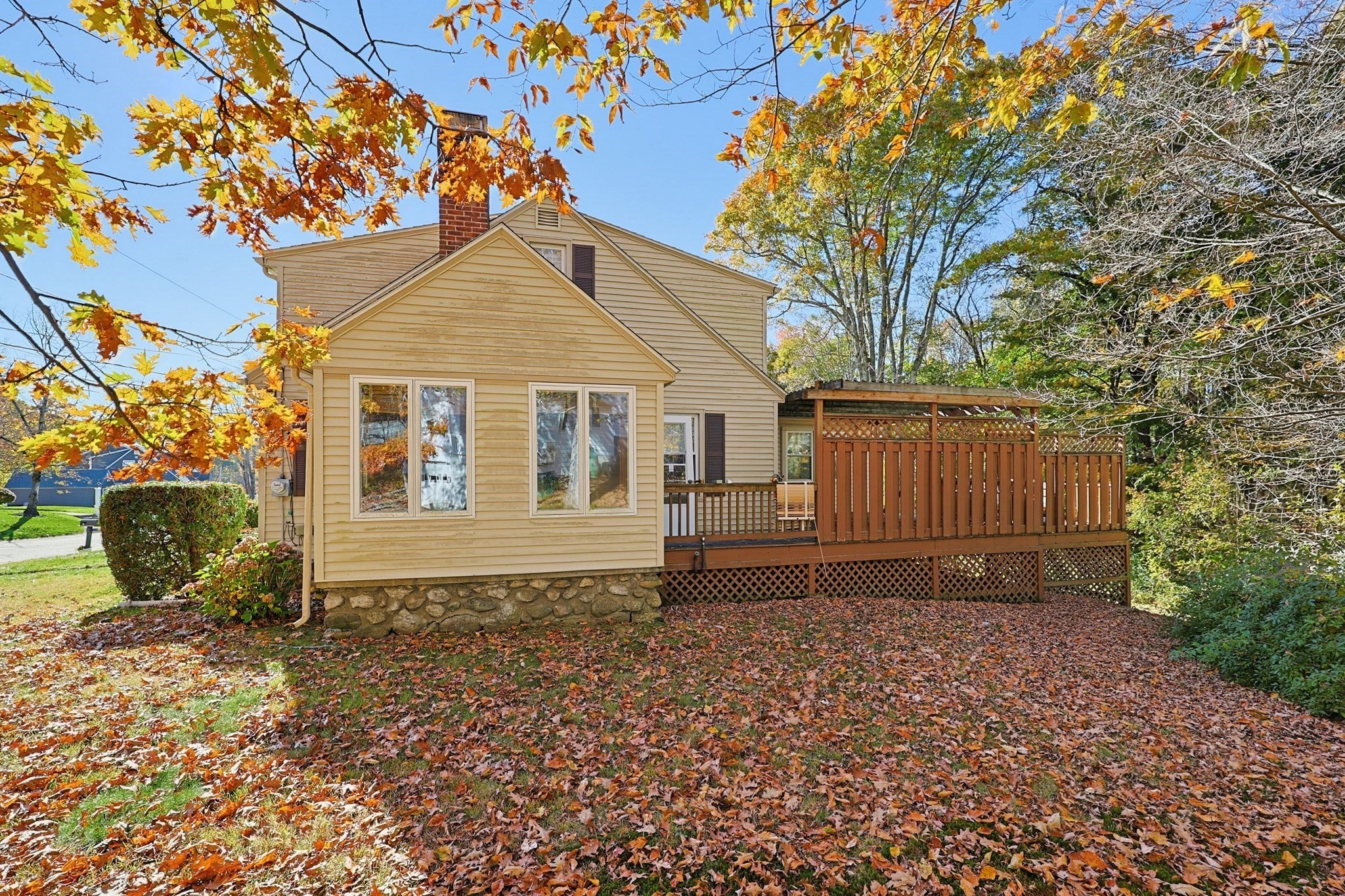 6 Carleton Rd