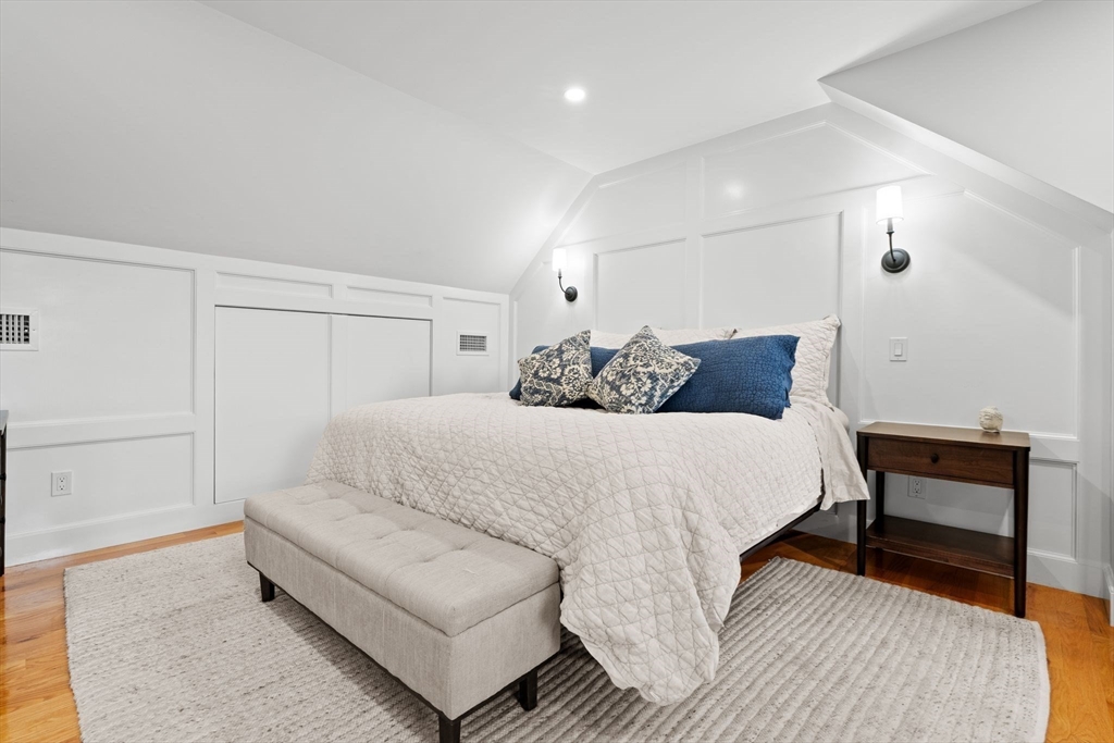 Arlington, Massachusetts 02474, United States, 3 Bedrooms Bedrooms, ,3 BathroomsBathrooms,Residential,Pending,140218