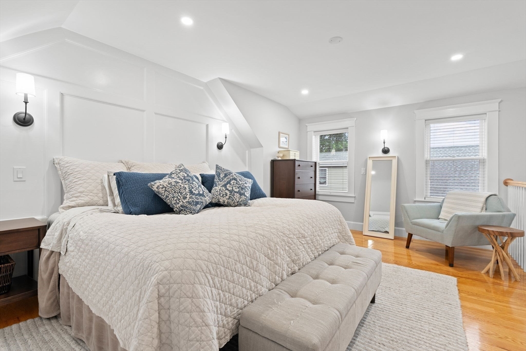 Arlington, Massachusetts 02474, United States, 3 Bedrooms Bedrooms, ,3 BathroomsBathrooms,Residential,Pending,140218