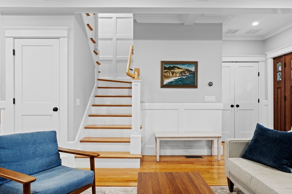 Arlington, Massachusetts 02474, United States, 3 Bedrooms Bedrooms, ,3 BathroomsBathrooms,Residential,Pending,140218