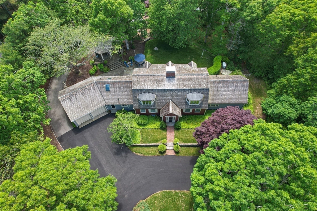 101 Two Ponds Road