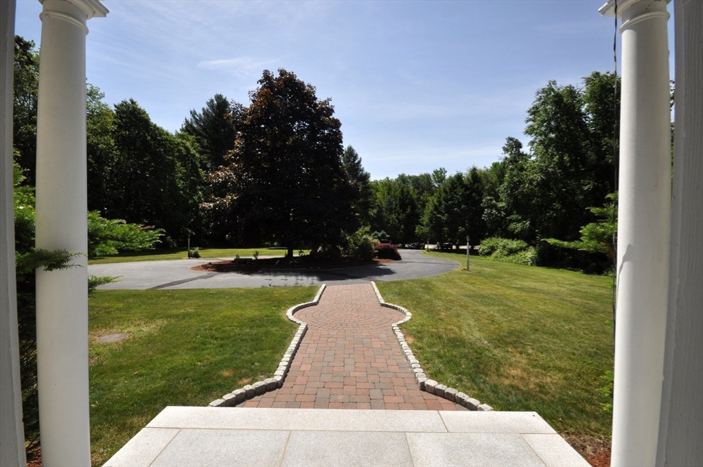 9 Breezy Point Rd