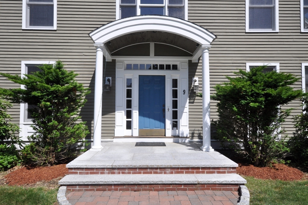 9 Breezy Point Rd