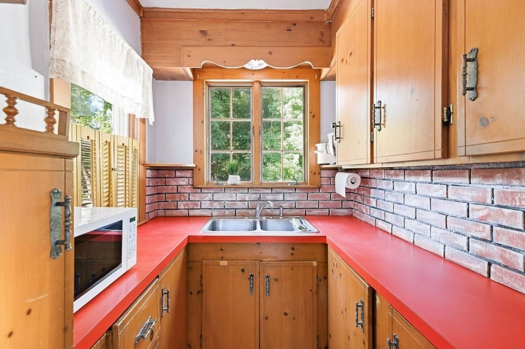 12 Claflin St, Attleboro, MA, 12 Claflin St, Attleboro, MA Photo #18