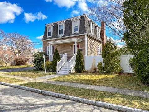 14 Maywood St New Bedford MA 02745
