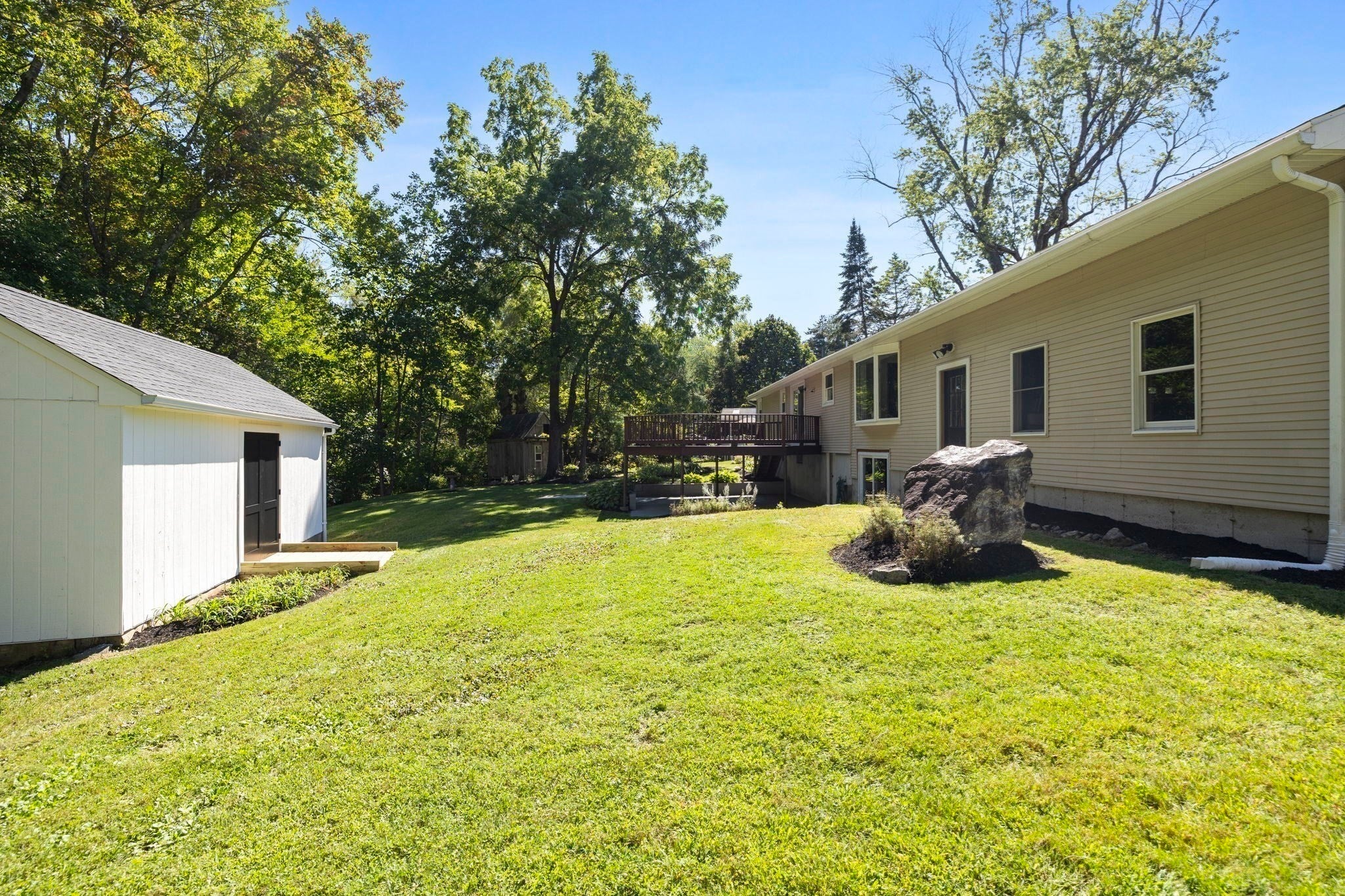 146 Helen Dr, Marlborough, MA Photo #18