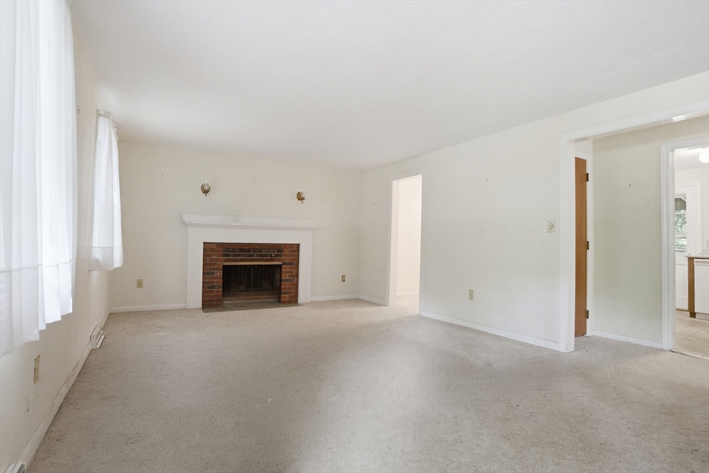 35 Quaboag Rd