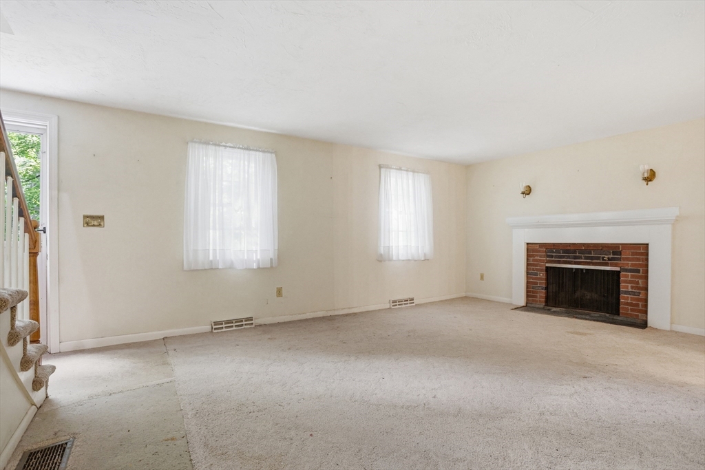 35 Quaboag Rd