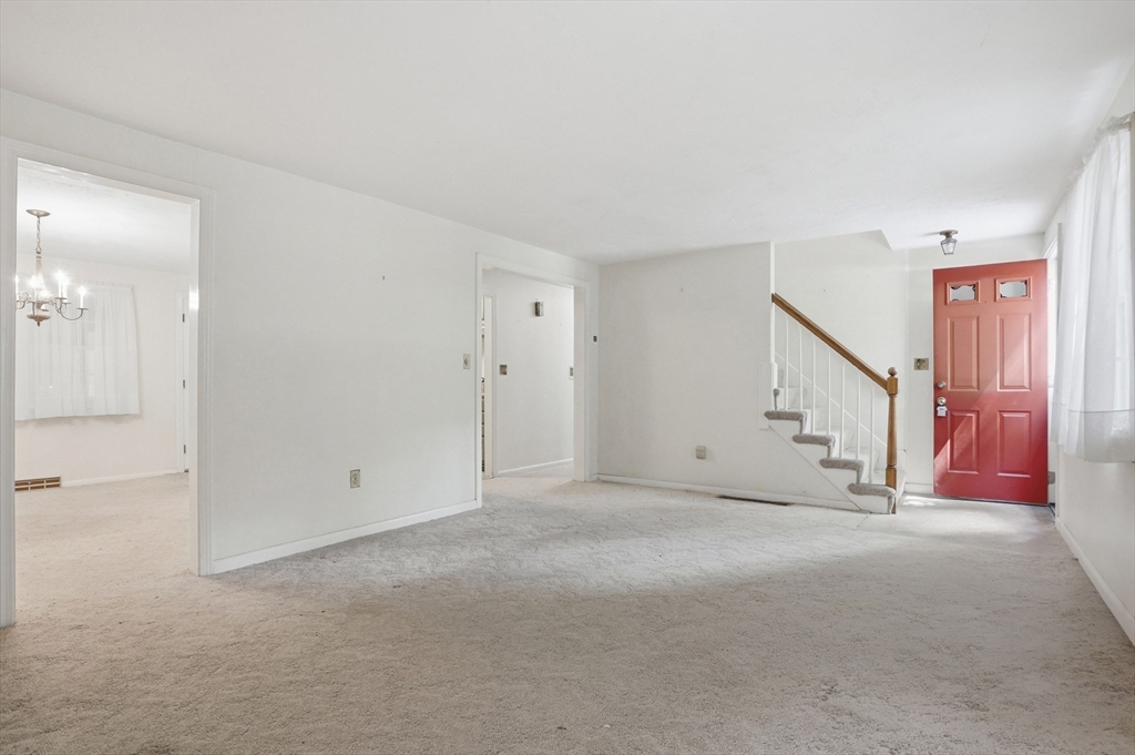 35 Quaboag Rd