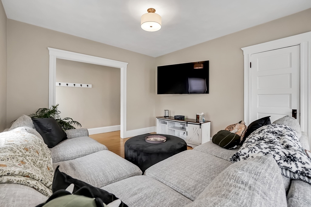 181 Robbins St 4