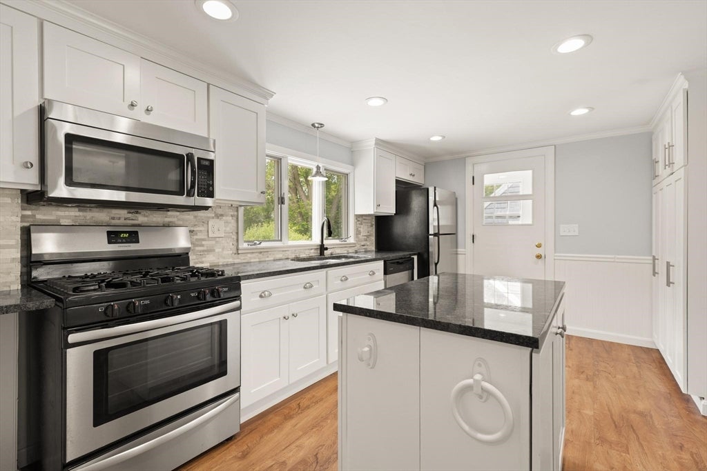 128 Rock Street, Norwood, MA, 128 Rock Street, Norwood, MA Photo #4