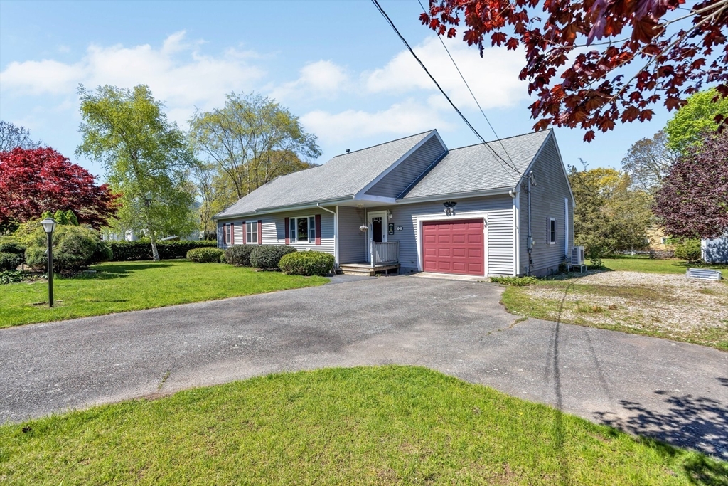 33 Thatchers Ln, Falmouth, MA, 33 Thatchers Ln, Falmouth, MA Photo #2