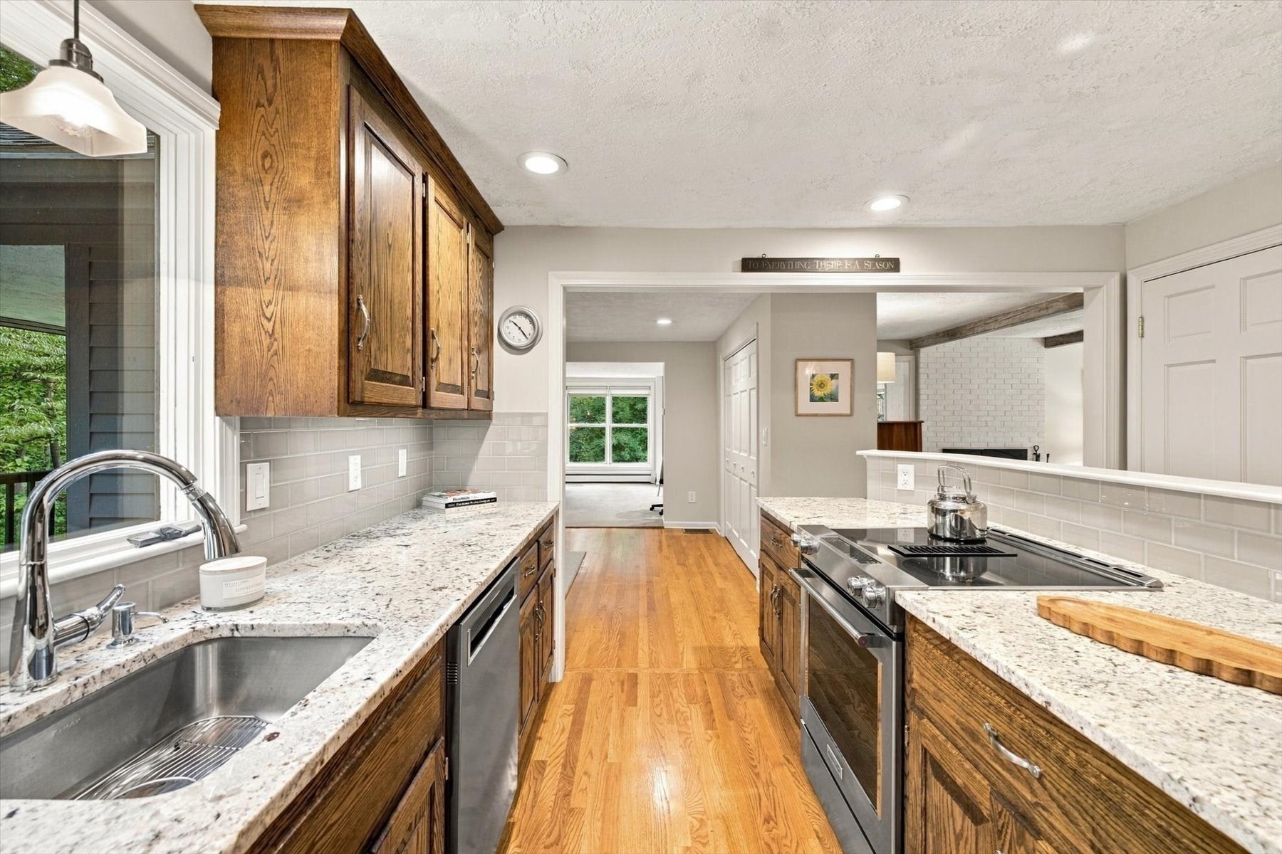 52 W Elm St