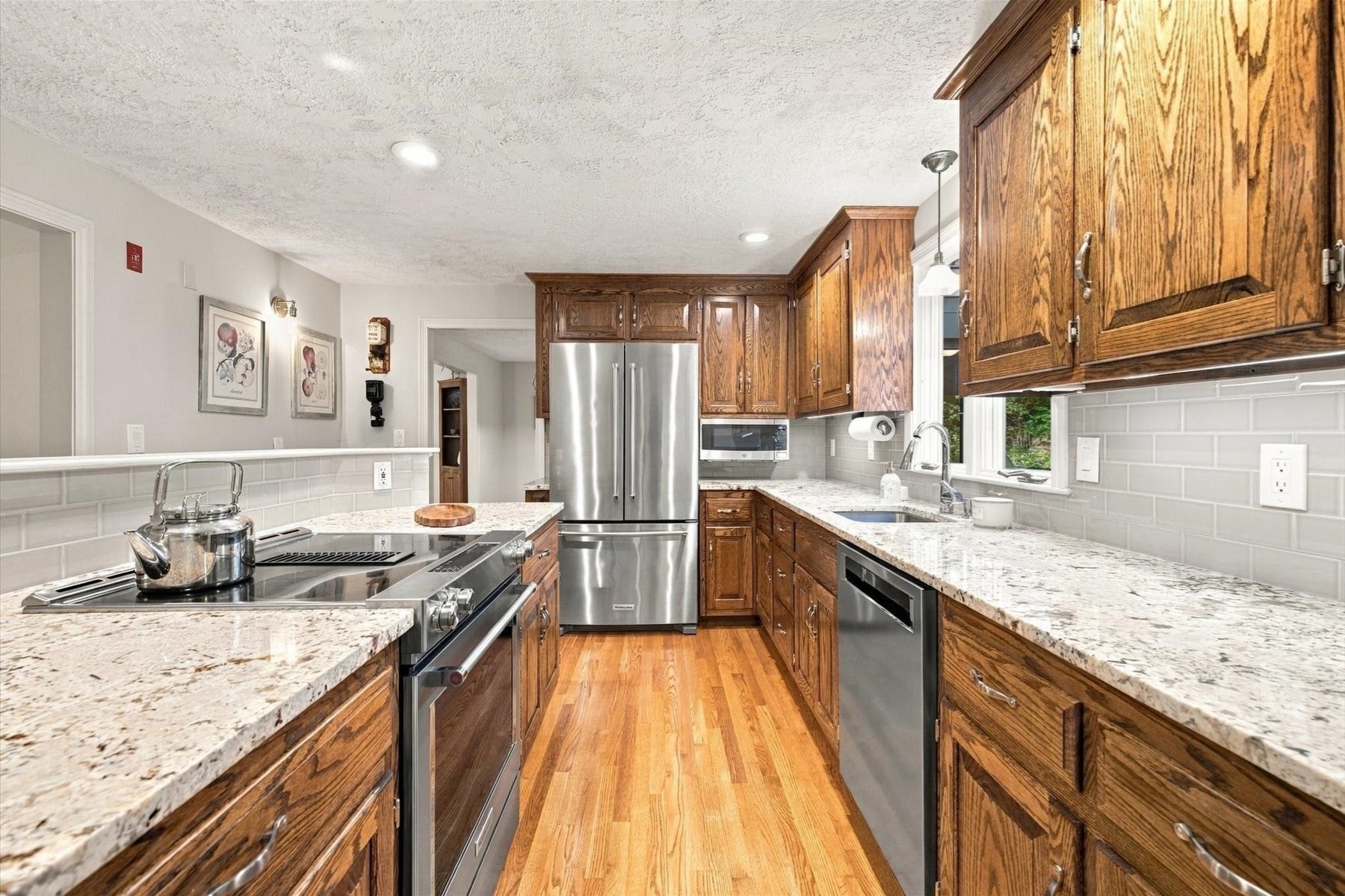 52 W Elm St