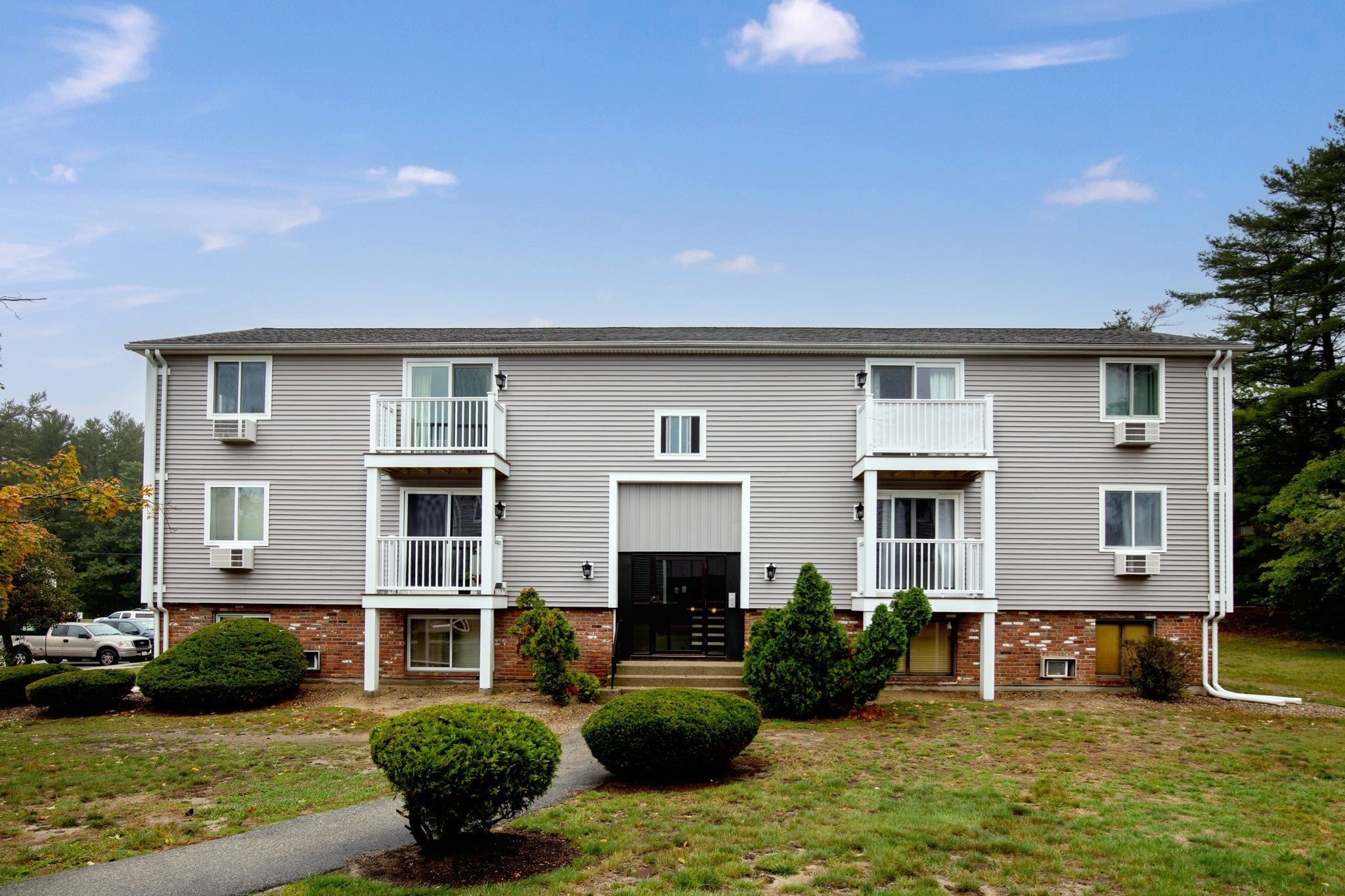 8 Royal Dane Dr 69