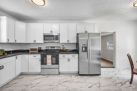 Photo of 72 Nw Schoolhouse Rd, Dudley, MA 01571 (MLS # 73479573)