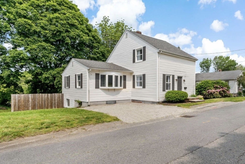 37 Saint Michaels Ave