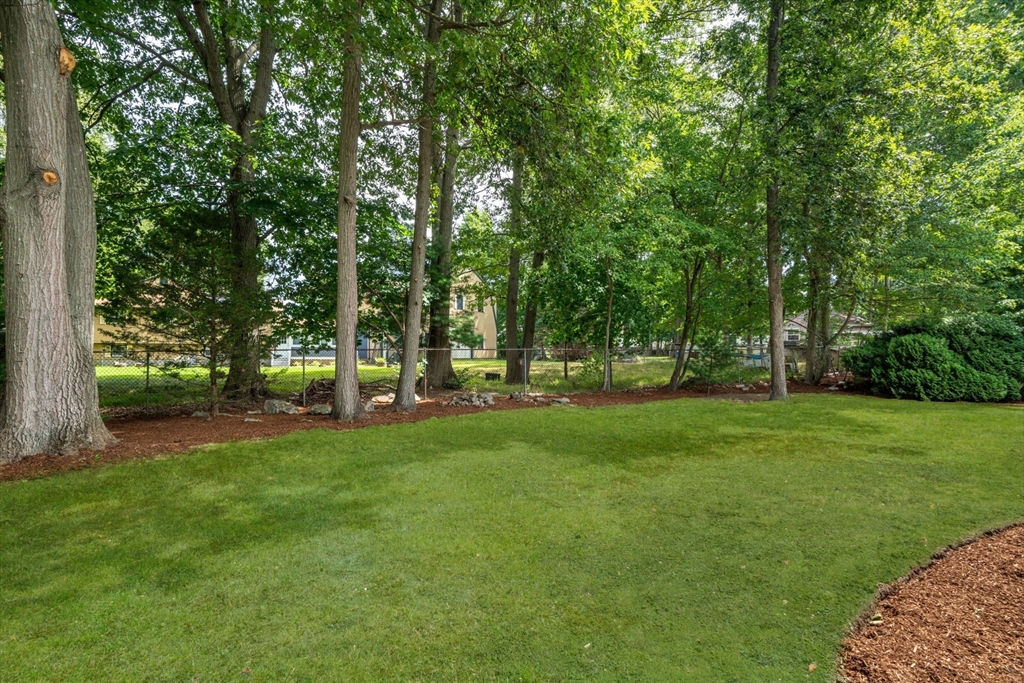 30 W Meadow Dr