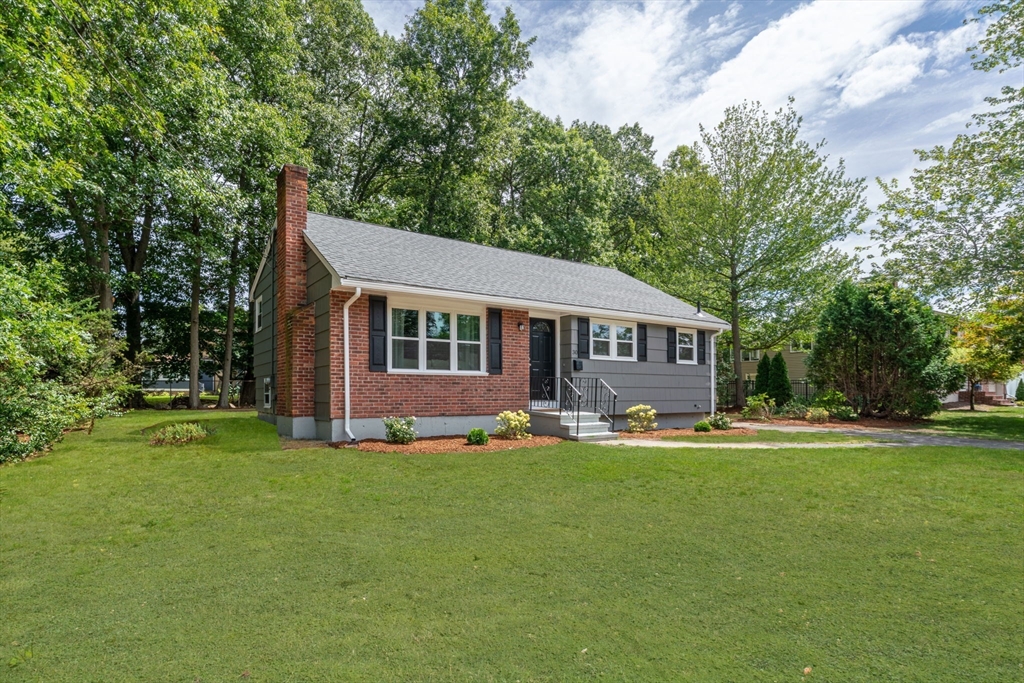 30 W Meadow Dr