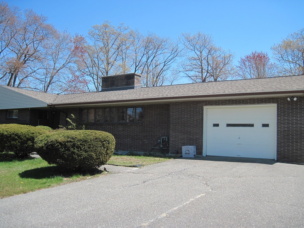 324 Hillside Rd