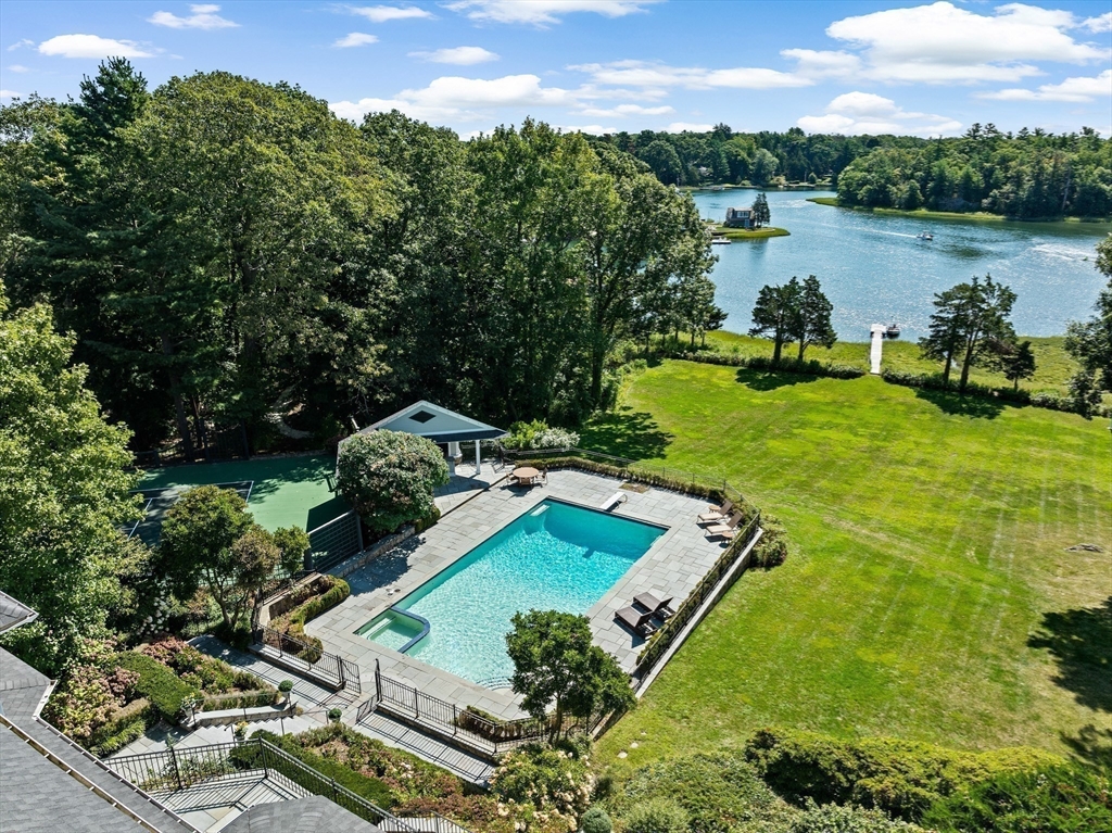 30 Black Horse Ln