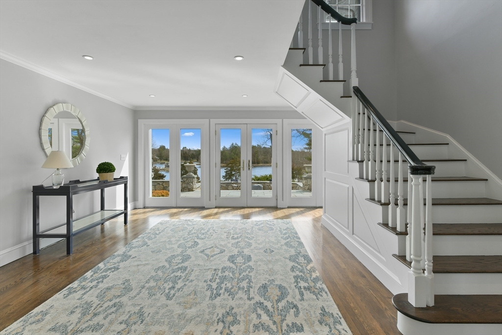 30 Black Horse Ln