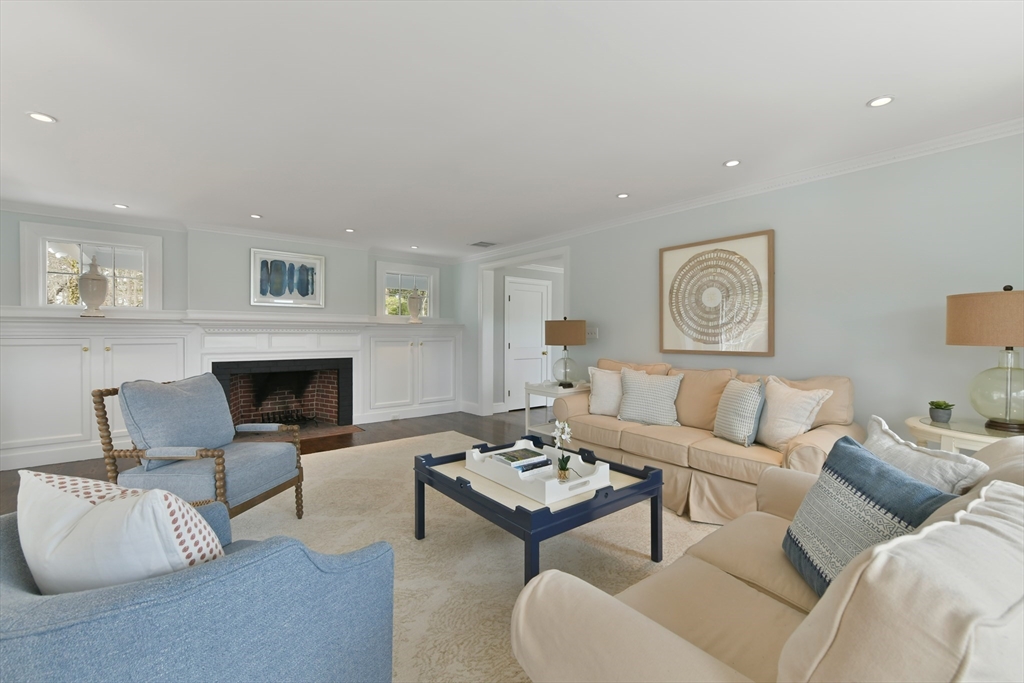 30 Black Horse Ln