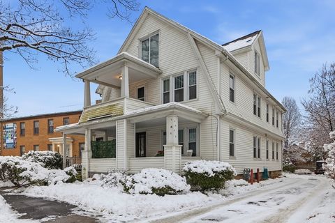 Photo of 571-573 Carew St, Springfield, MA 01104 (MLS # 73470125)