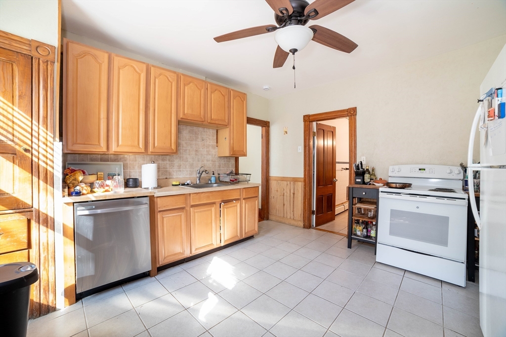 74 Green Hill Pkwy 1