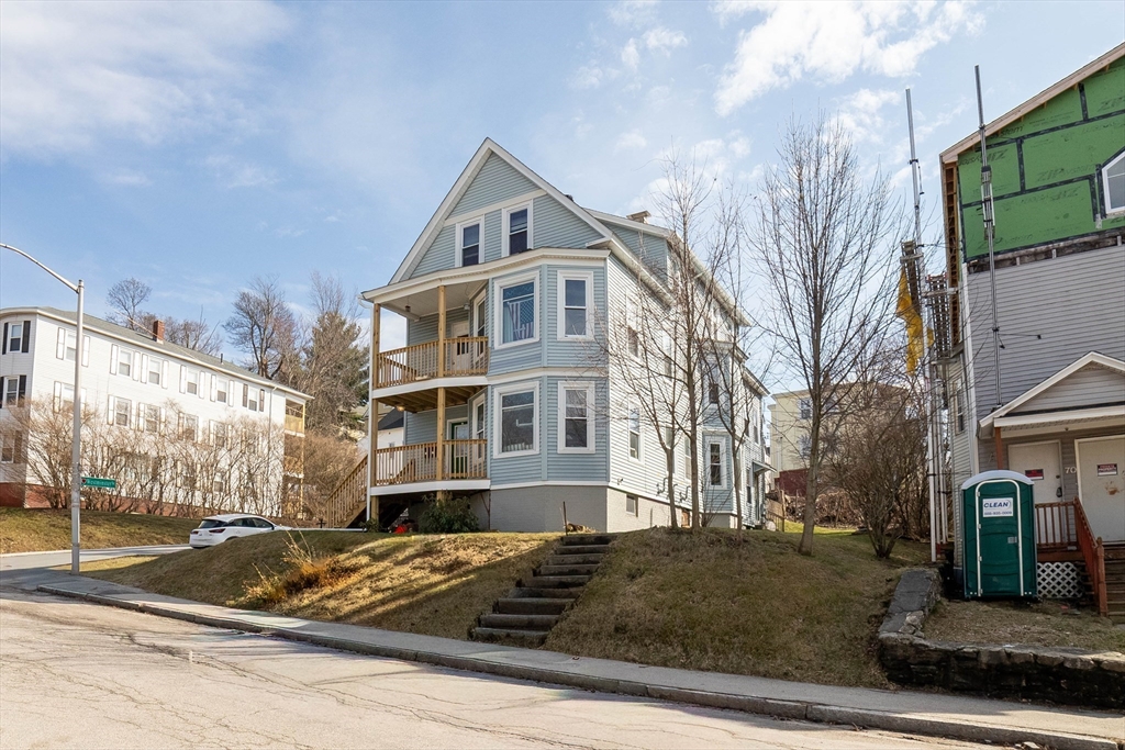 74 Green Hill Pkwy 1