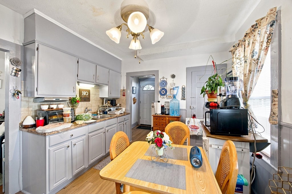 250-252 Winsor Street, Ludlow, MA Photo #16