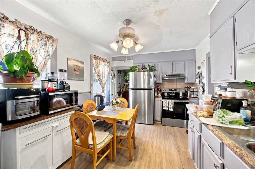 250-252 Winsor Street, Ludlow, MA Photo #17
