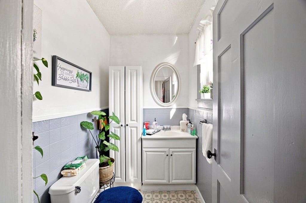 250-252 Winsor Street, Ludlow, MA Photo #12
