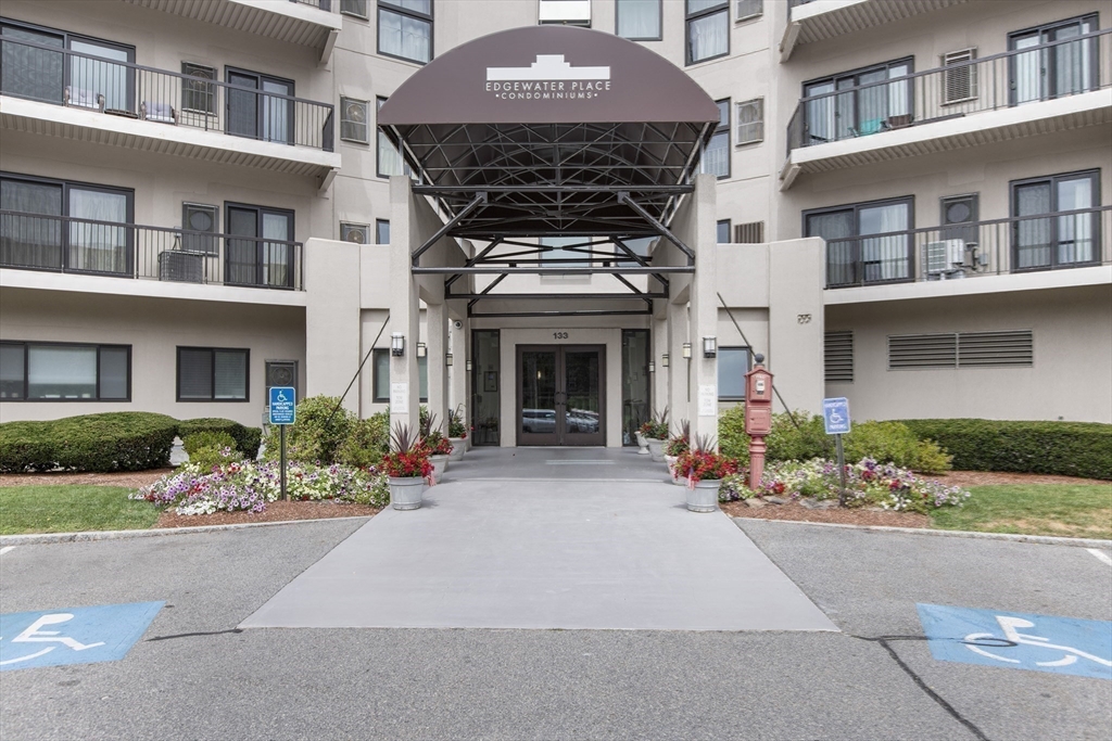 Quincy, Massachusetts 02171, United States, 1 Bedroom Bedrooms, ,1 BathroomBathrooms,Residential,Active,201832