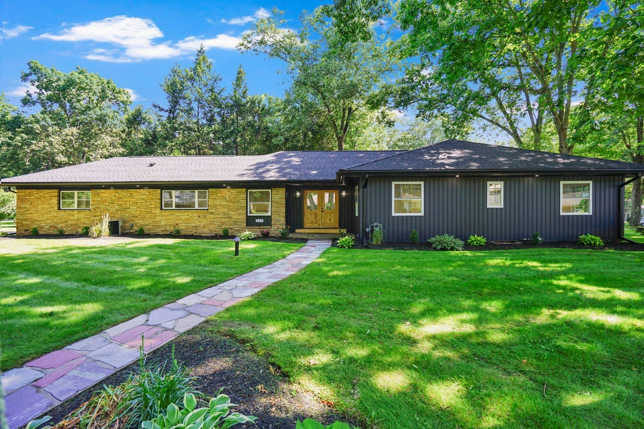 127 Magnolia Cir