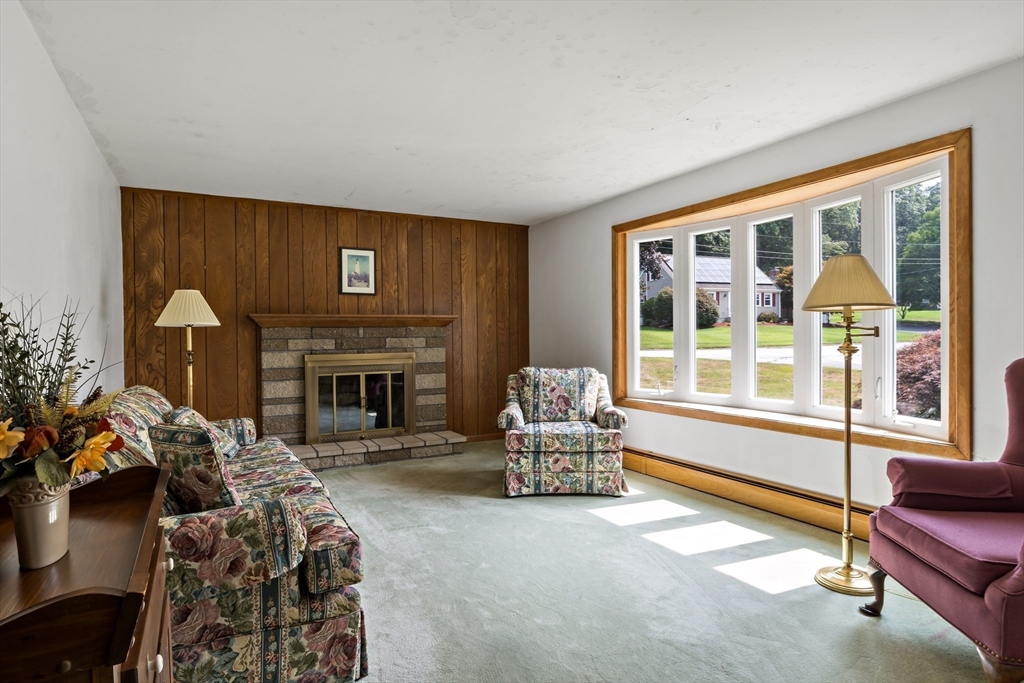 30 Rosemarie Dr